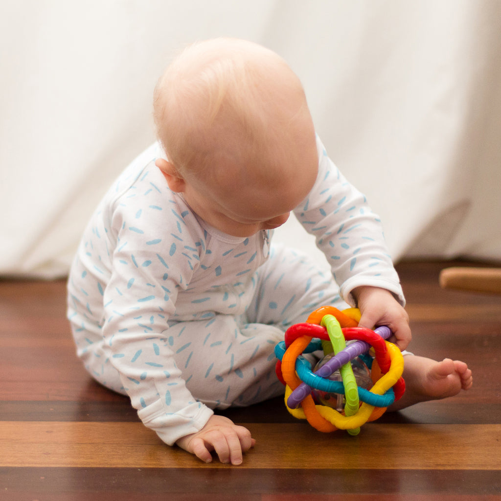 Playgro Aktivitetsboll med bjällra +6m