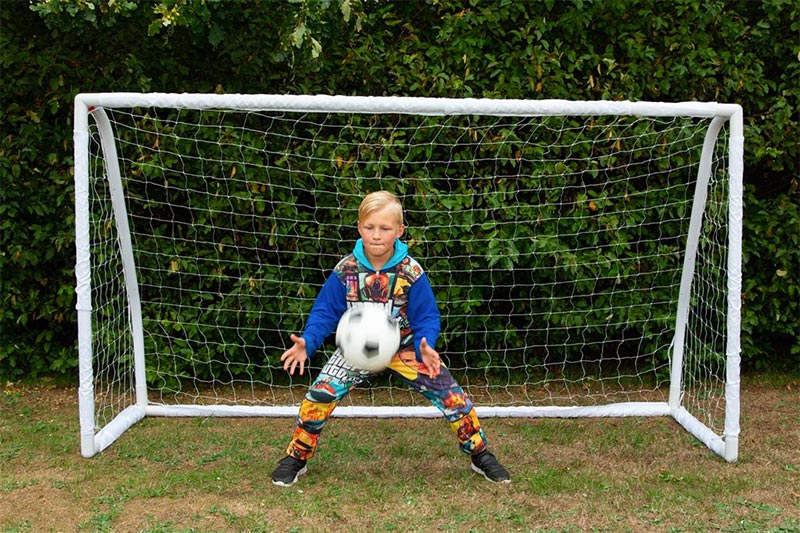Stanlord Fotbollsmål i PVC (275x165cm) miljöbild